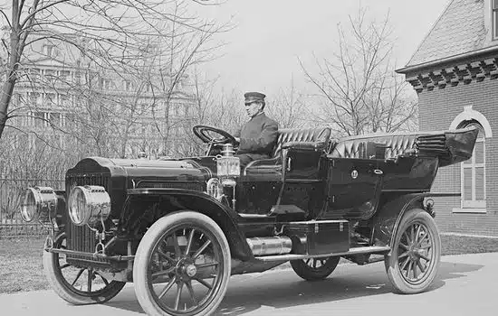 La Historia del Automóvil y su Evolución Tecnológica
