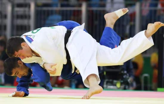 Practicar Judo: Mejora tus Habilidades Marciales con Tecnología