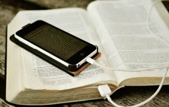 Leer la Biblia: La Palabra de Dios en la Era Digital