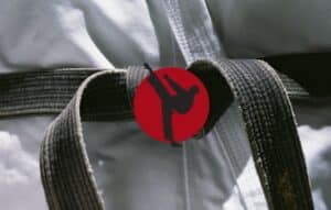 El karate es mucho más que una serie de movimientos. Se trata de un camino de autodescubrimiento, de defensa y de fuerza interior.