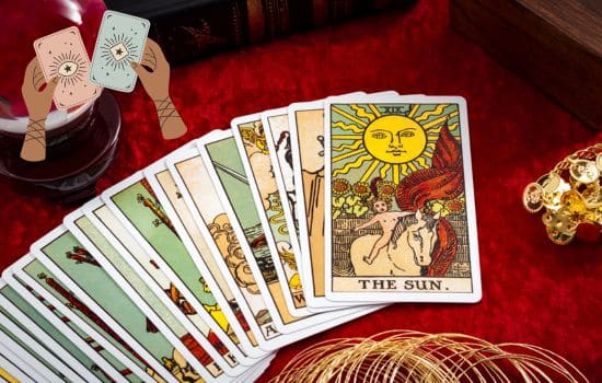 Tu futuro con apps de tarot y lectura de manos